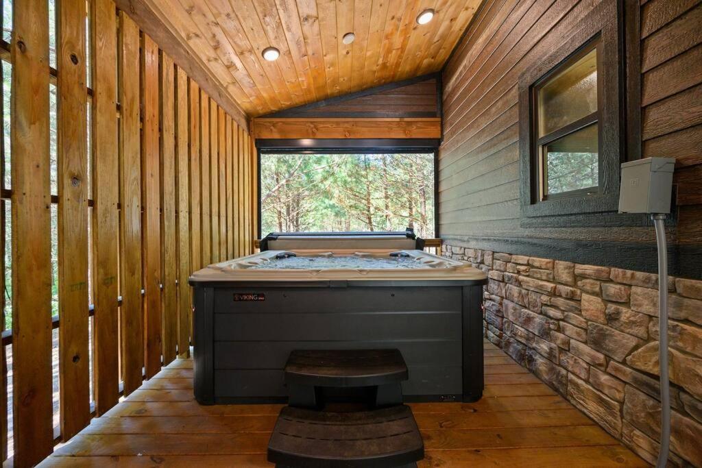 The Whiskey Trip! Family Getaway Villa Broken Bow Exteriör bild