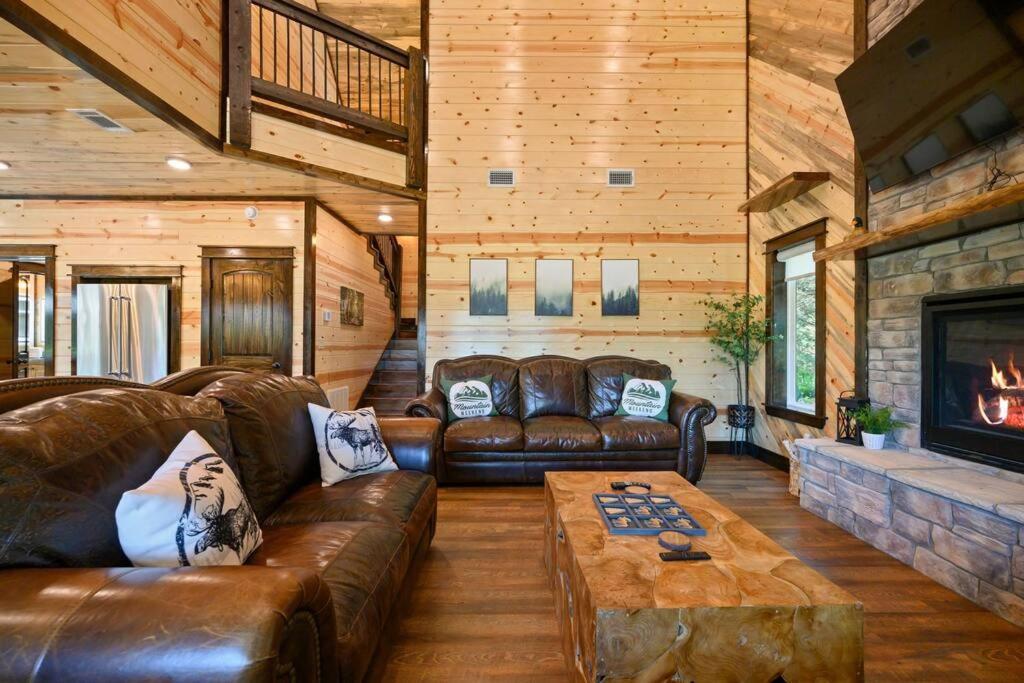 The Whiskey Trip! Family Getaway Villa Broken Bow Exteriör bild