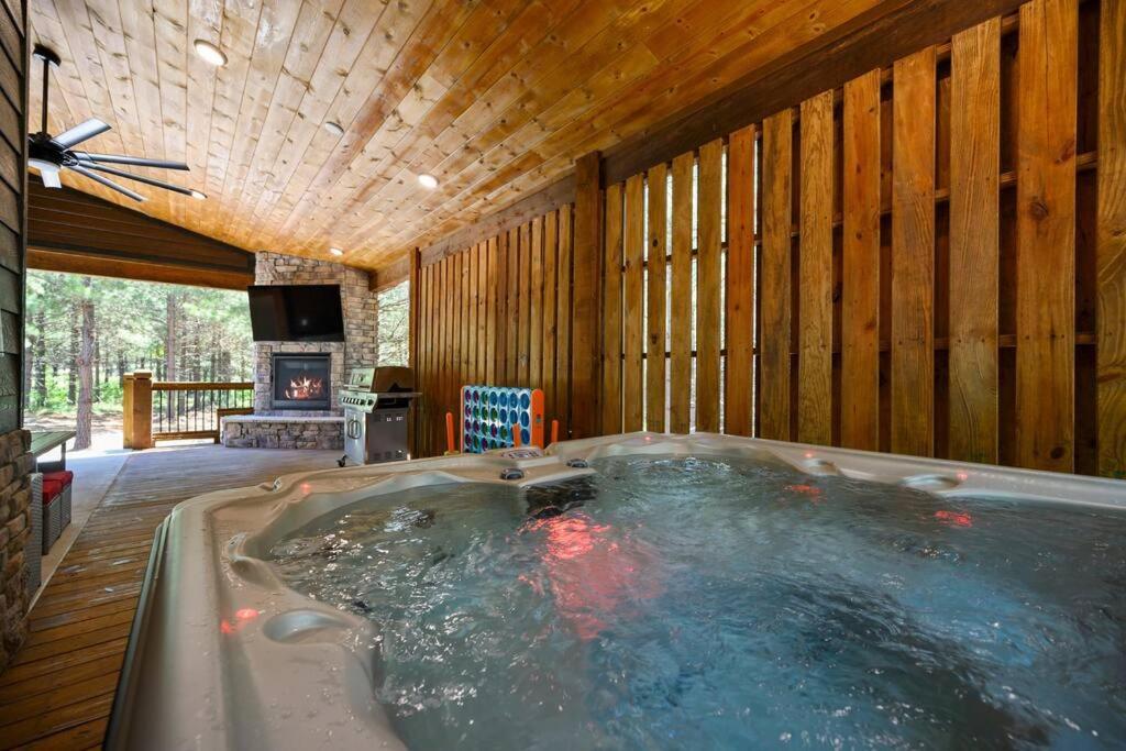 The Whiskey Trip! Family Getaway Villa Broken Bow Exteriör bild
