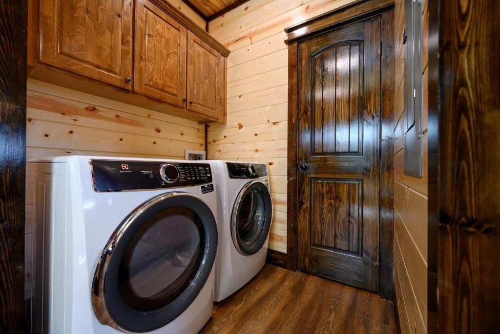 The Whiskey Trip! Family Getaway Villa Broken Bow Exteriör bild