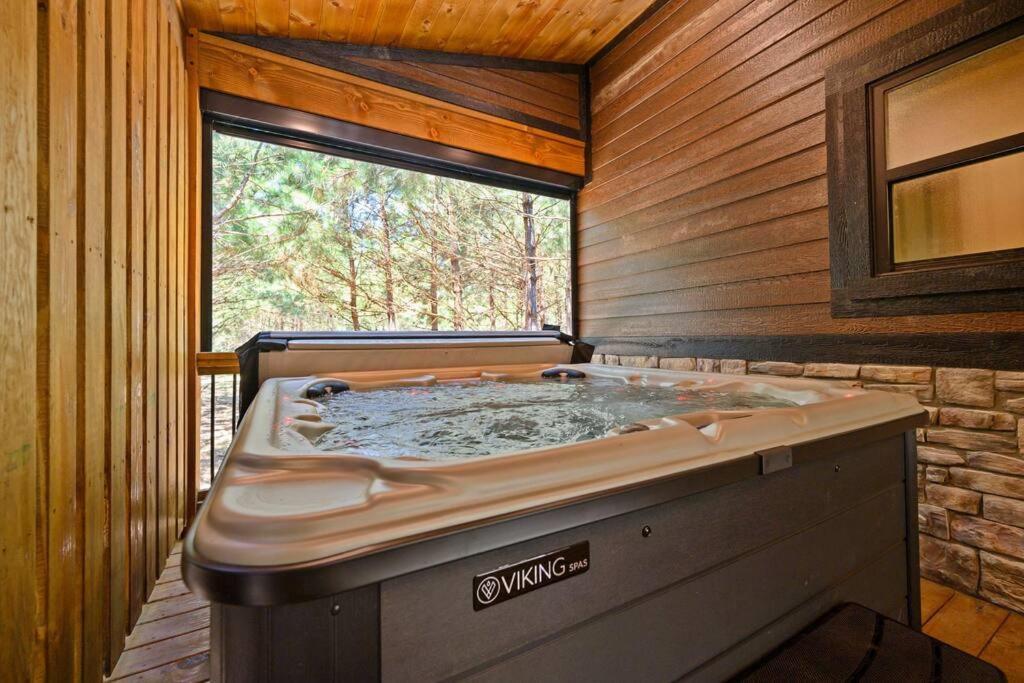 The Whiskey Trip! Family Getaway Villa Broken Bow Exteriör bild