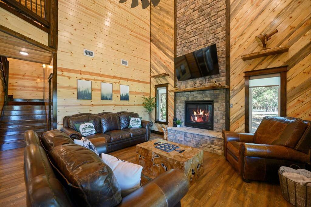 The Whiskey Trip! Family Getaway Villa Broken Bow Exteriör bild