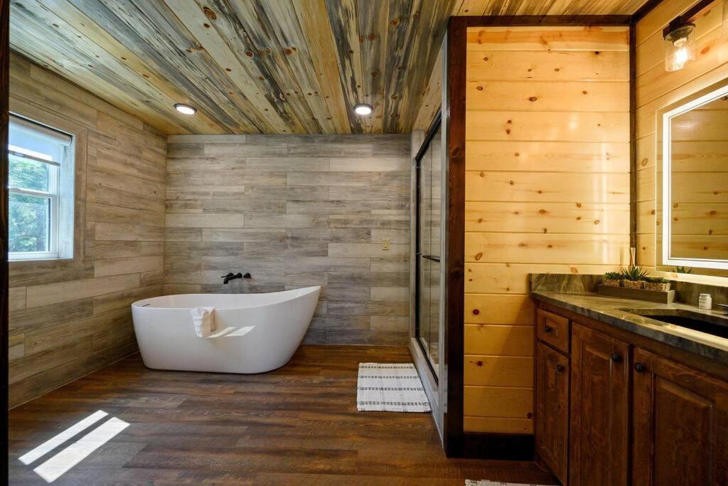 The Whiskey Trip! Family Getaway Villa Broken Bow Exteriör bild