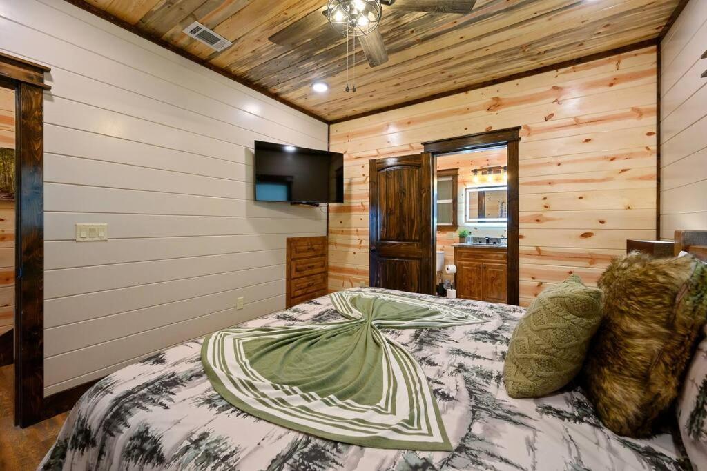 The Whiskey Trip! Family Getaway Villa Broken Bow Exteriör bild