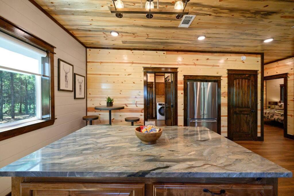 The Whiskey Trip! Family Getaway Villa Broken Bow Exteriör bild