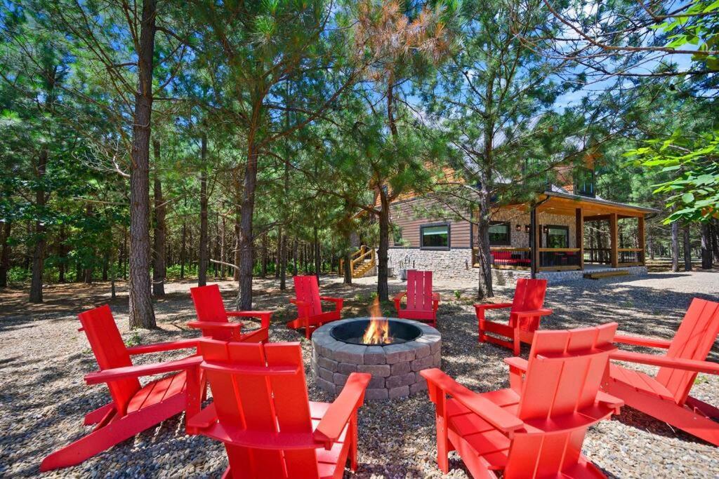 The Whiskey Trip! Family Getaway Villa Broken Bow Exteriör bild